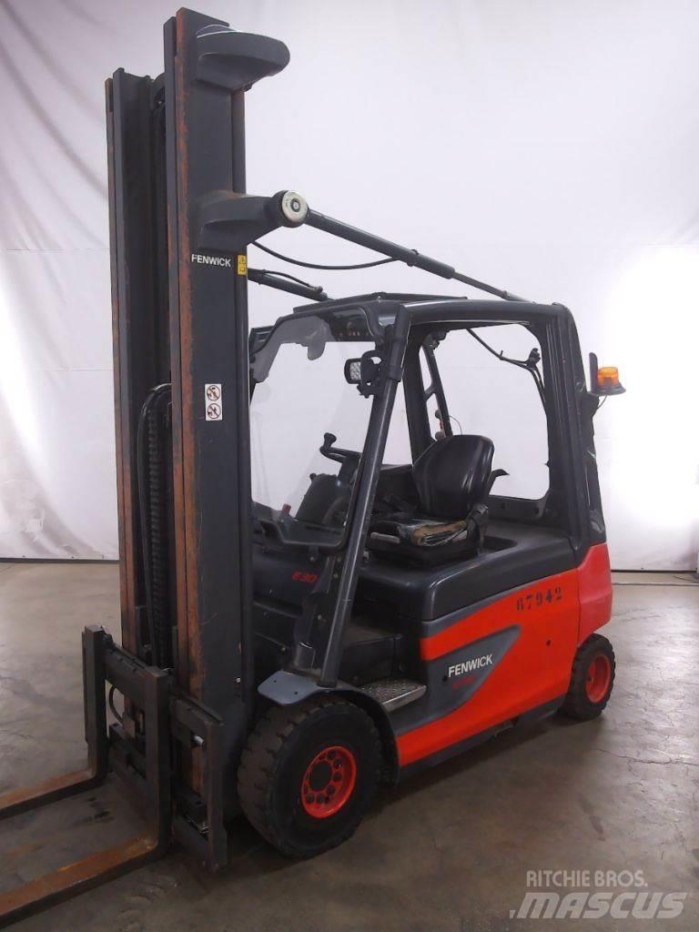 Linde E30L-01 شاحنات ذات رافعات شوكية تعمل بالكهرباء