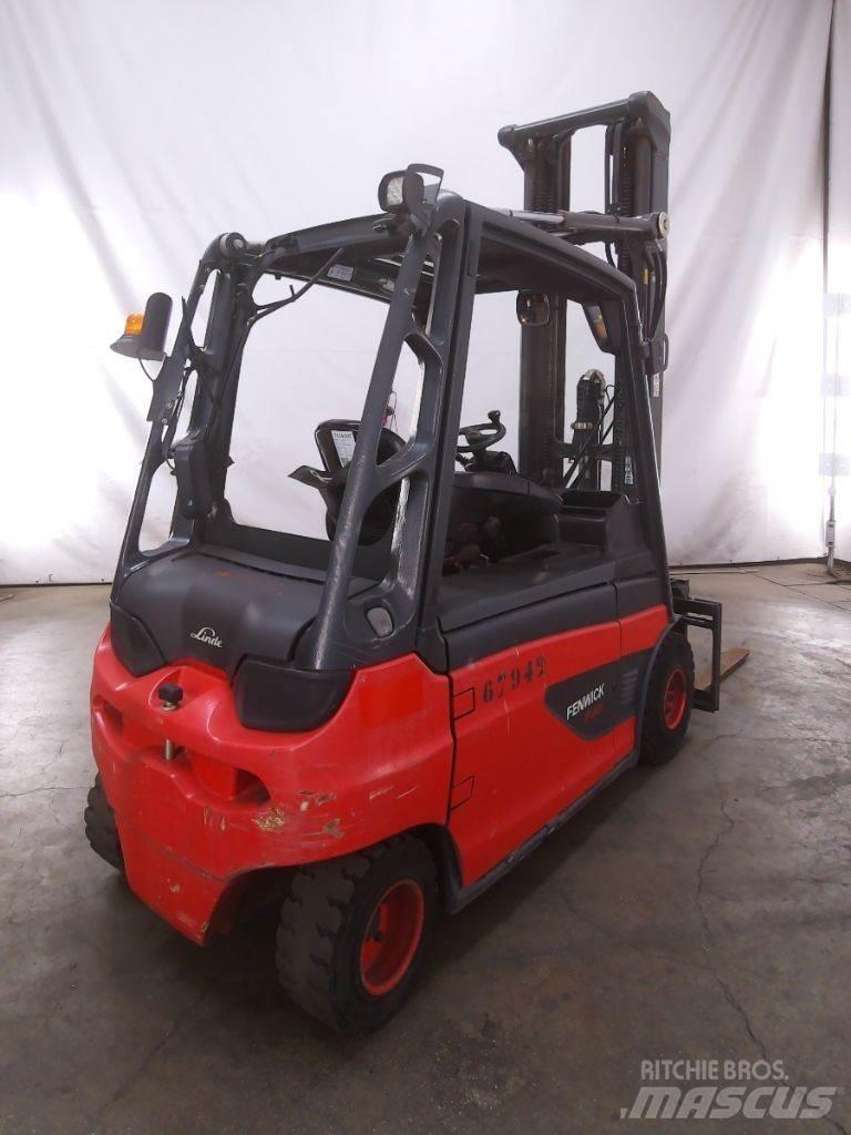 Linde E30L-01 شاحنات ذات رافعات شوكية تعمل بالكهرباء