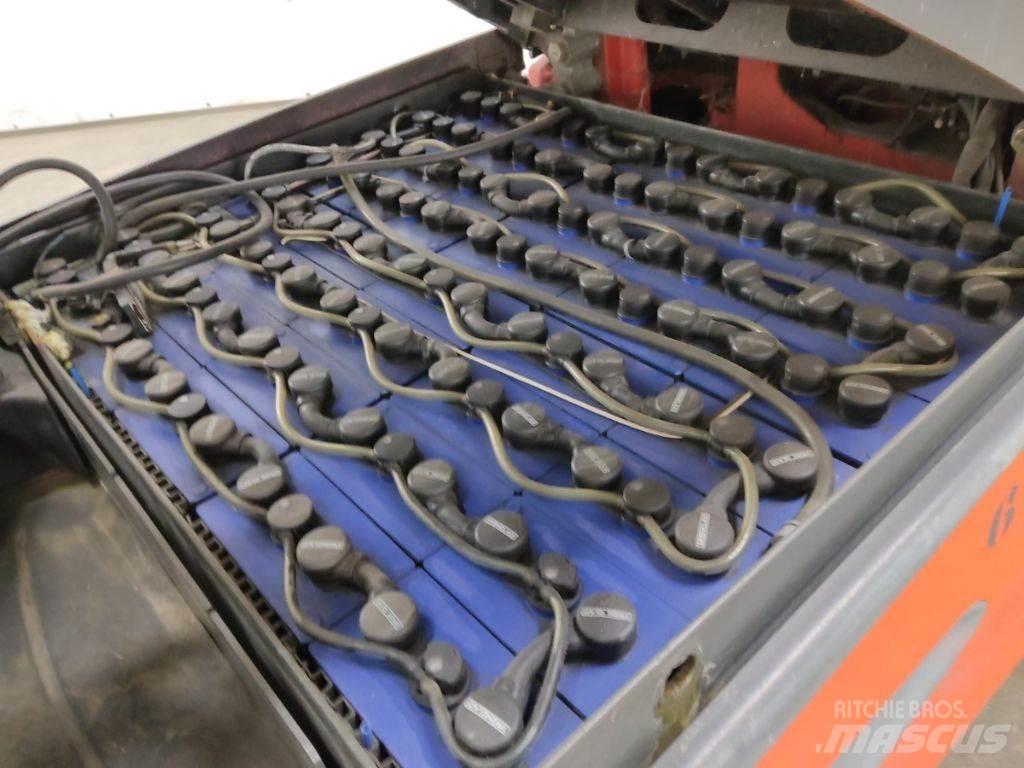 Linde E30L-01 شاحنات ذات رافعات شوكية تعمل بالكهرباء
