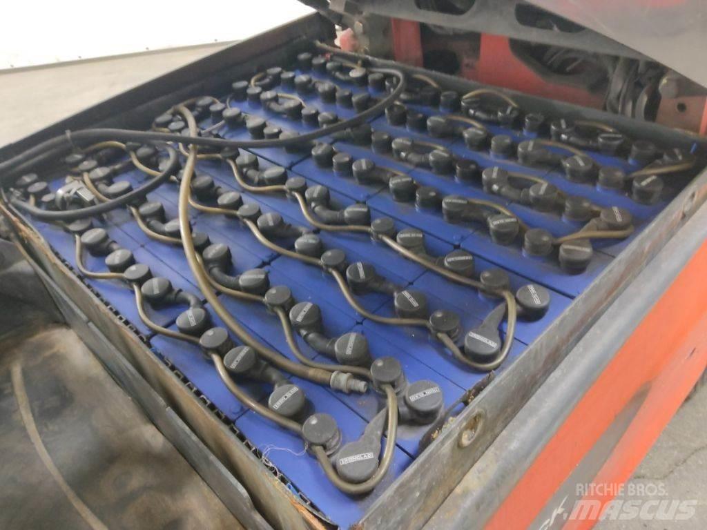 Linde E30L-01 شاحنات ذات رافعات شوكية تعمل بالكهرباء
