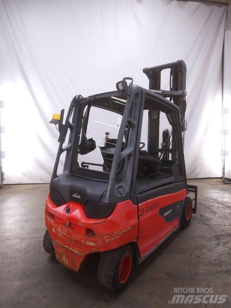 Linde E30L-01 شاحنات ذات رافعات شوكية تعمل بالكهرباء