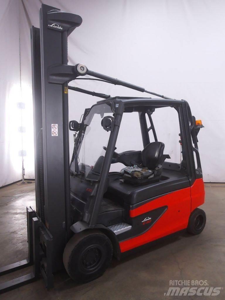 Linde E30L-01 شاحنات ذات رافعات شوكية تعمل بالكهرباء