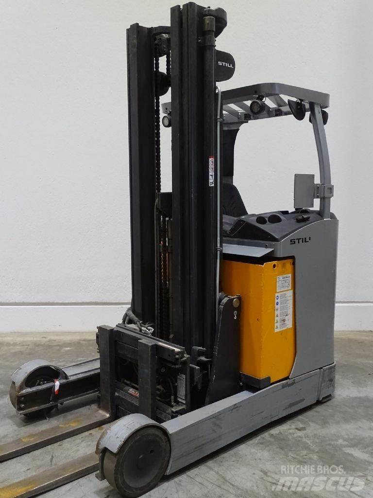 Still FM-X25 Reach trucks