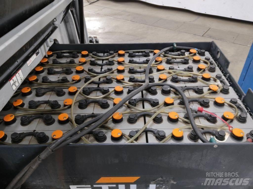 Still RX60-25 شاحنات ذات رافعات شوكية تعمل بالكهرباء