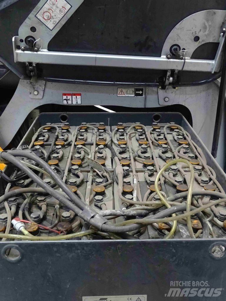 Still RX60-25 شاحنات ذات رافعات شوكية تعمل بالكهرباء