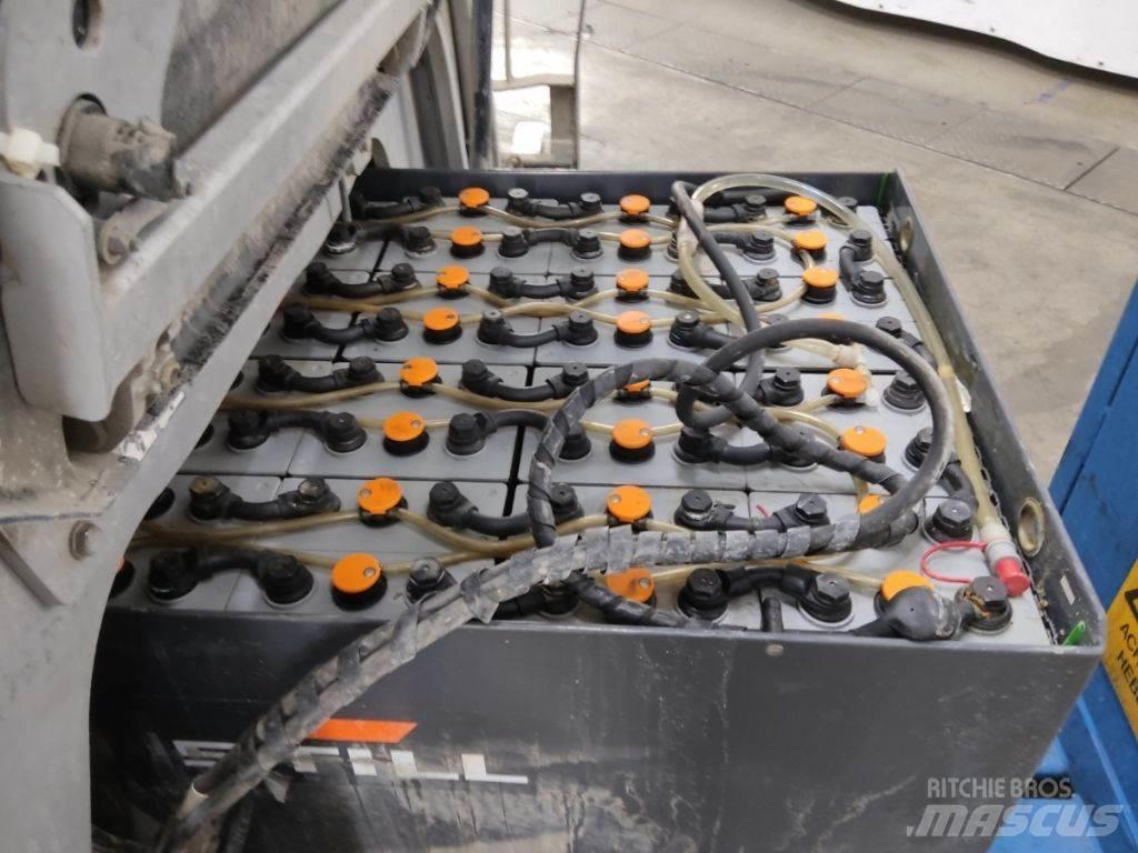 Still RX60-25 شاحنات ذات رافعات شوكية تعمل بالكهرباء