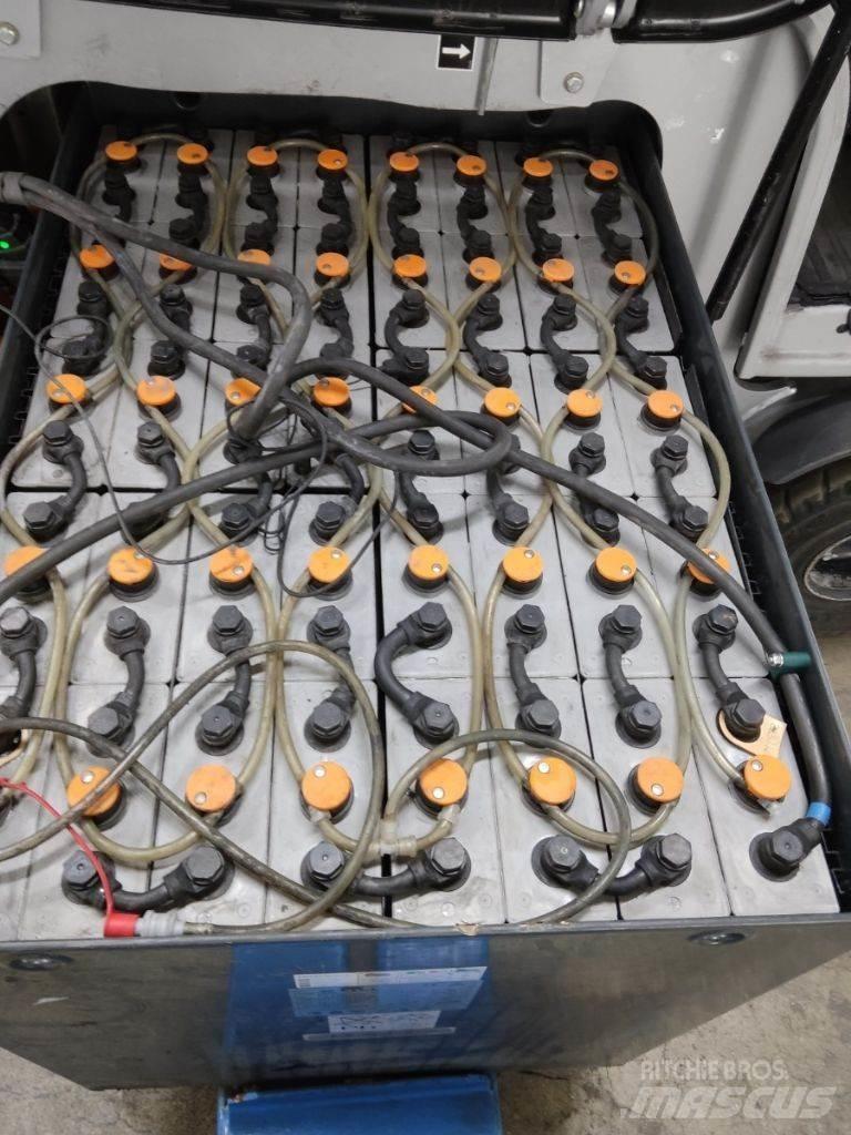Still RX60-25 شاحنات ذات رافعات شوكية تعمل بالكهرباء