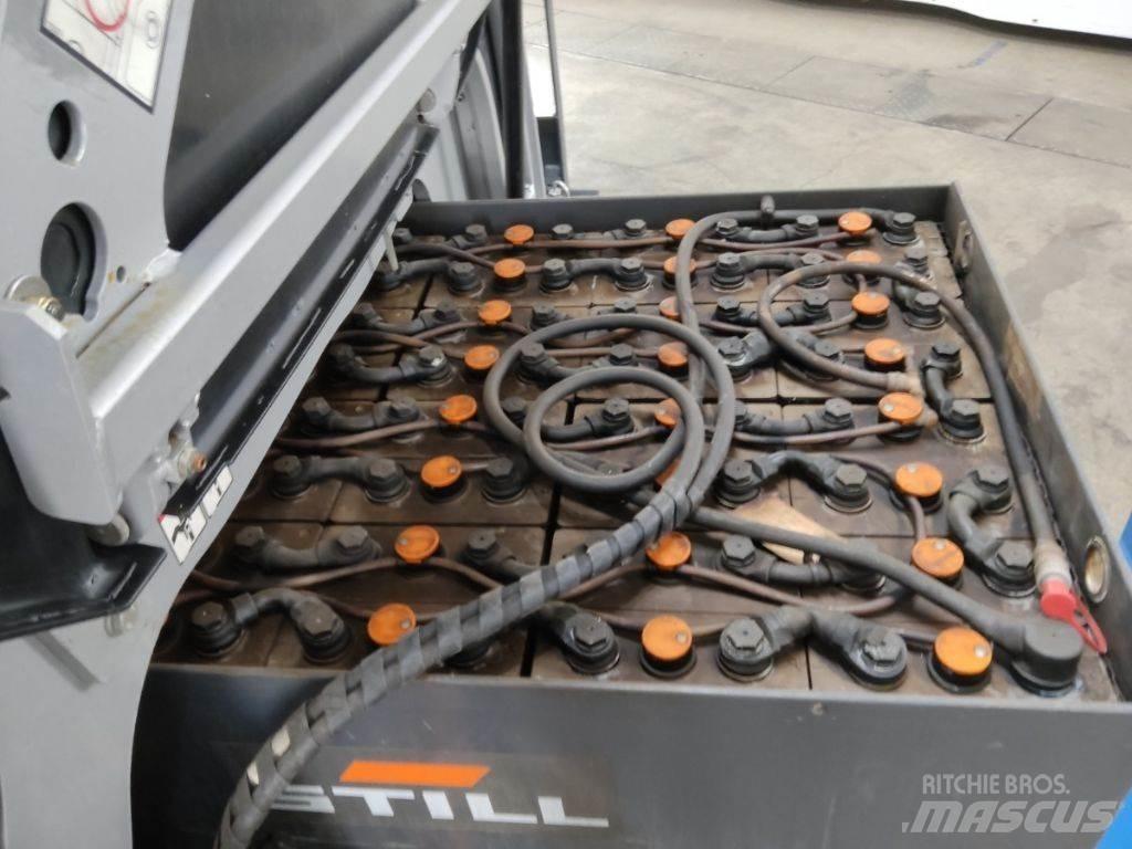 Still RX60-25 شاحنات ذات رافعات شوكية تعمل بالكهرباء