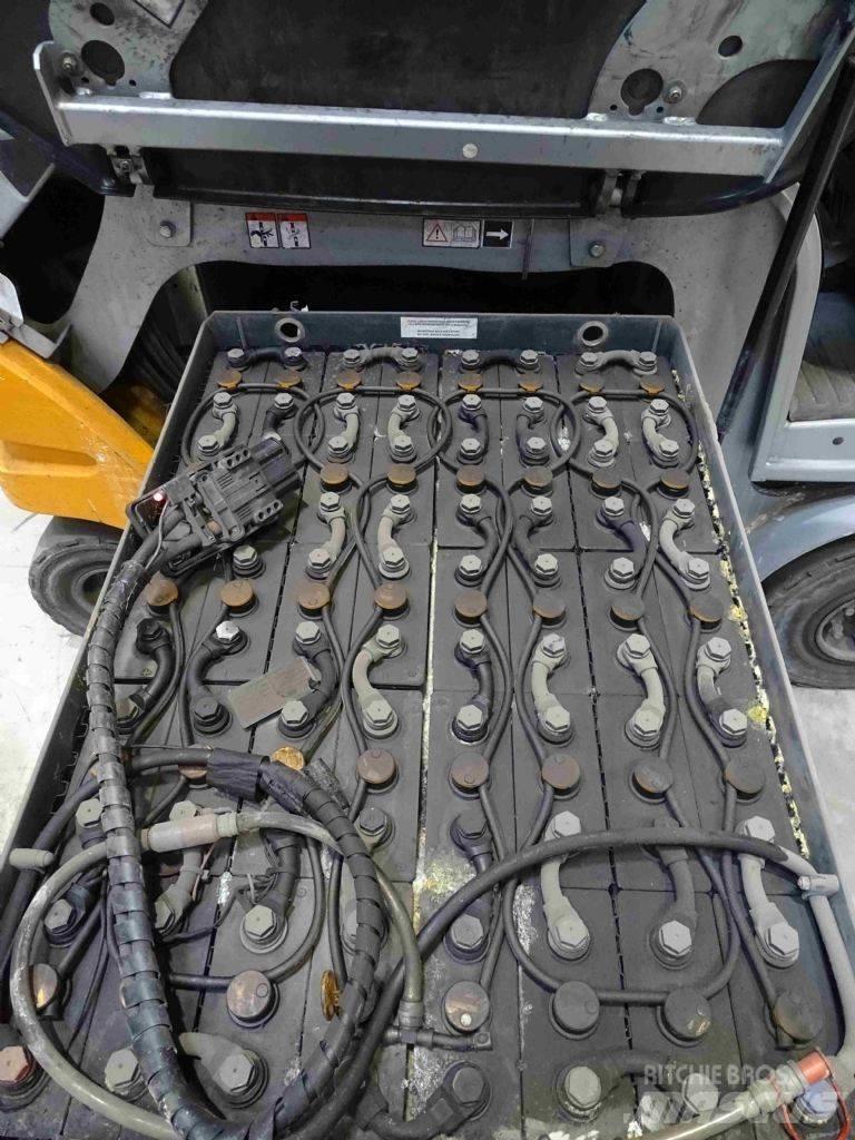 Still RX60-25 شاحنات ذات رافعات شوكية تعمل بالكهرباء
