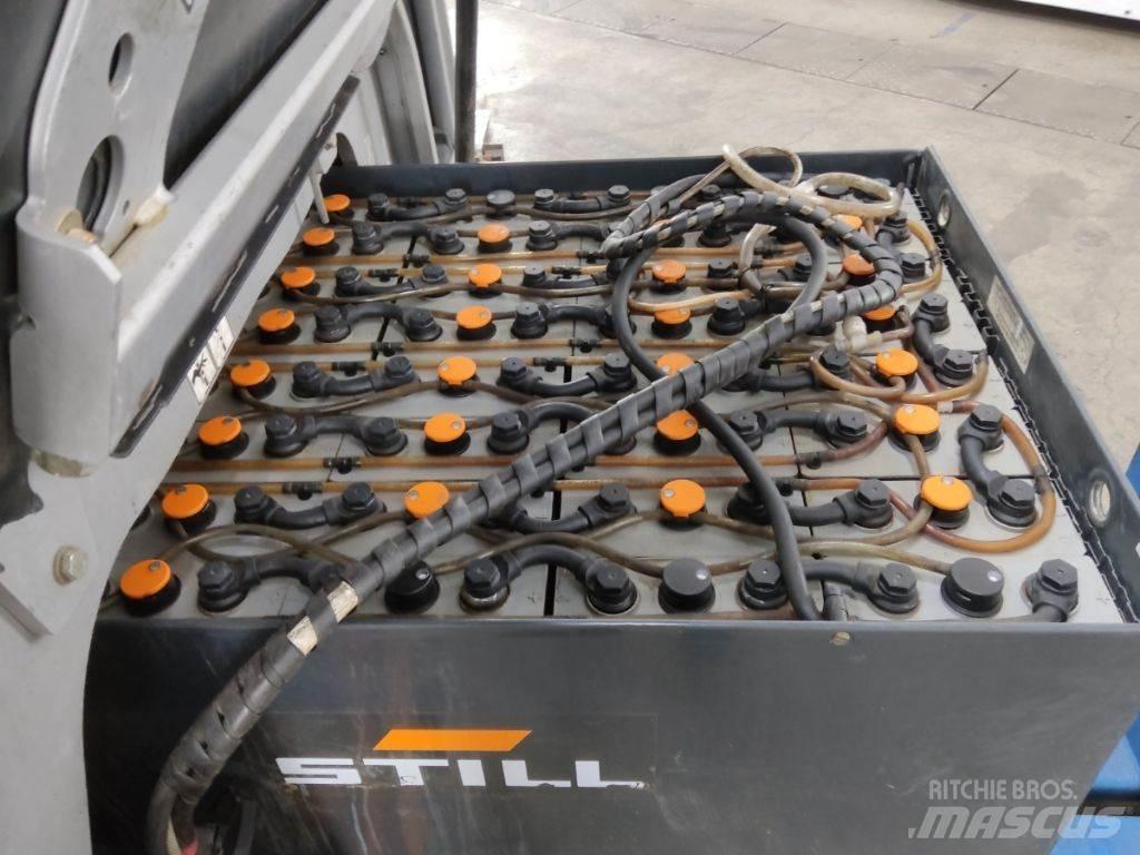 Still RX60-25 شاحنات ذات رافعات شوكية تعمل بالكهرباء