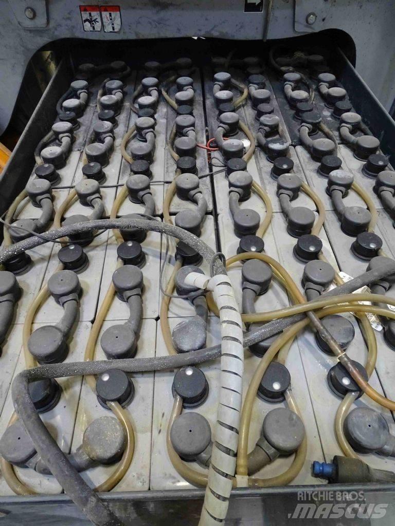 Still RX60-25 شاحنات ذات رافعات شوكية تعمل بالكهرباء