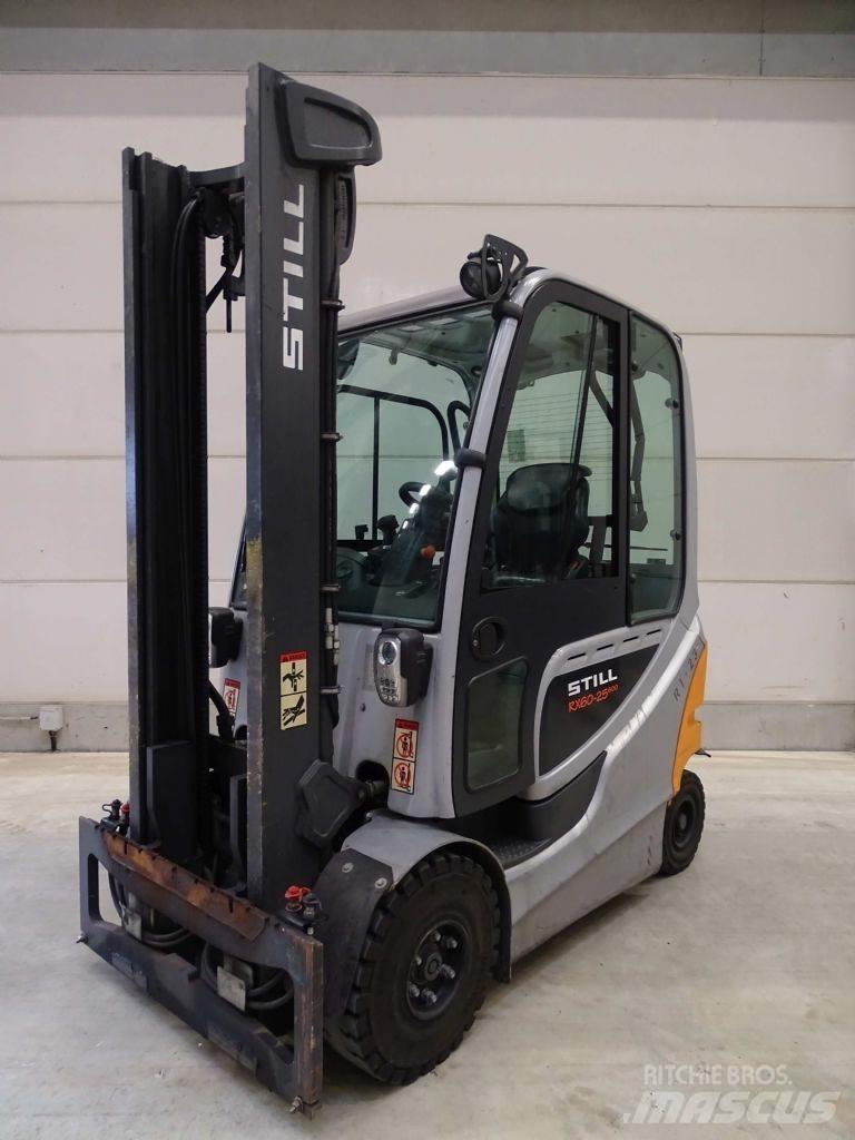 Still RX60-25 شاحنات ذات رافعات شوكية تعمل بالكهرباء