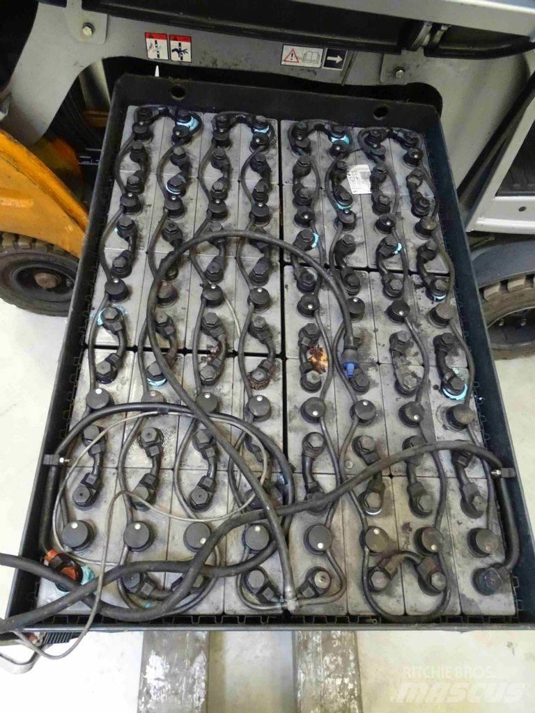 Still RX60-25 شاحنات ذات رافعات شوكية تعمل بالكهرباء