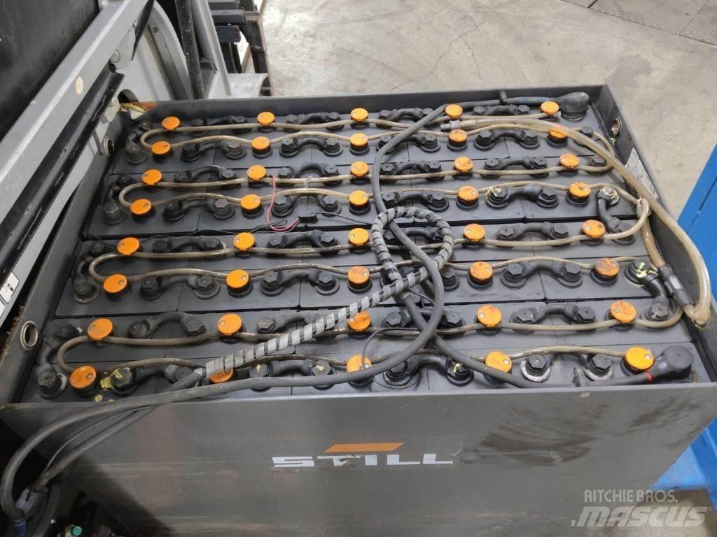 Still RX60-25 شاحنات ذات رافعات شوكية تعمل بالكهرباء