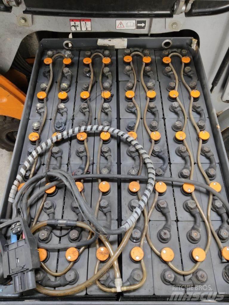 Still RX60-25 شاحنات ذات رافعات شوكية تعمل بالكهرباء