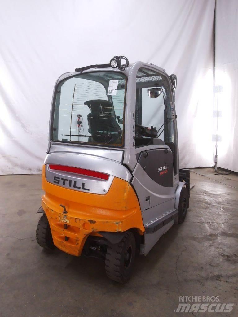 Still RX60-25 شاحنات ذات رافعات شوكية تعمل بالكهرباء