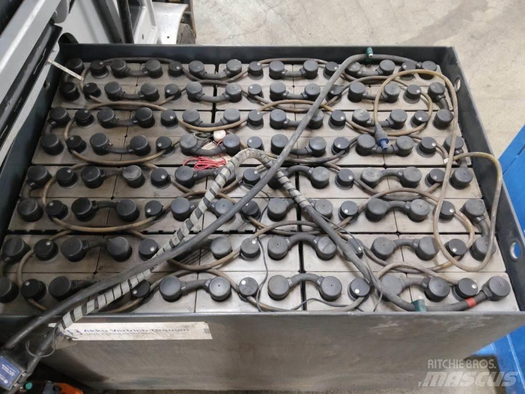 Still RX60-25 شاحنات ذات رافعات شوكية تعمل بالكهرباء