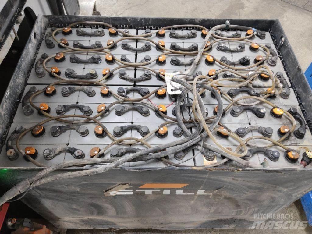 Still RX60-25 شاحنات ذات رافعات شوكية تعمل بالكهرباء