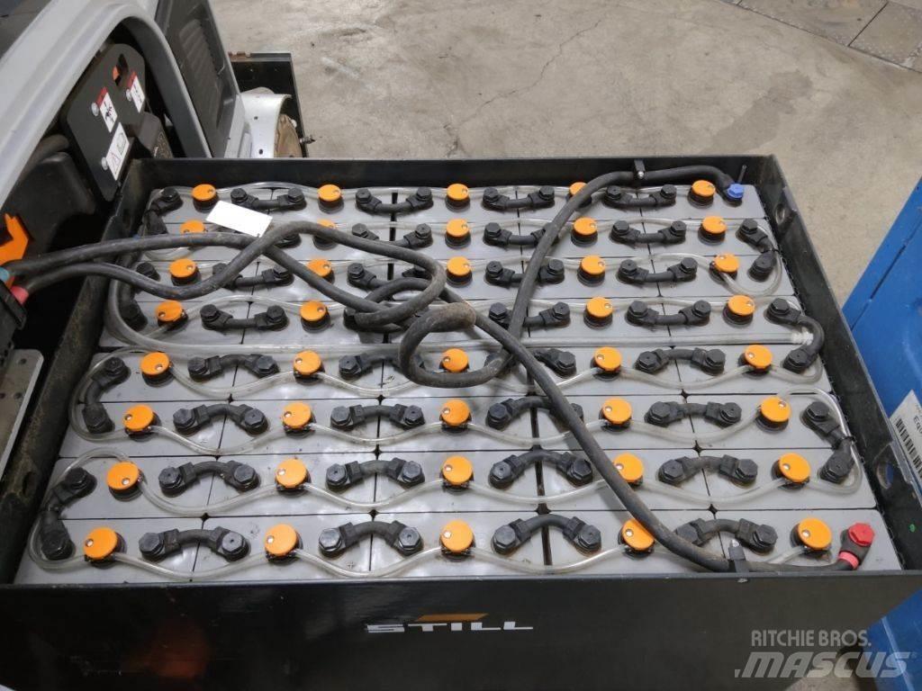 Still RX60-25 شاحنات ذات رافعات شوكية تعمل بالكهرباء