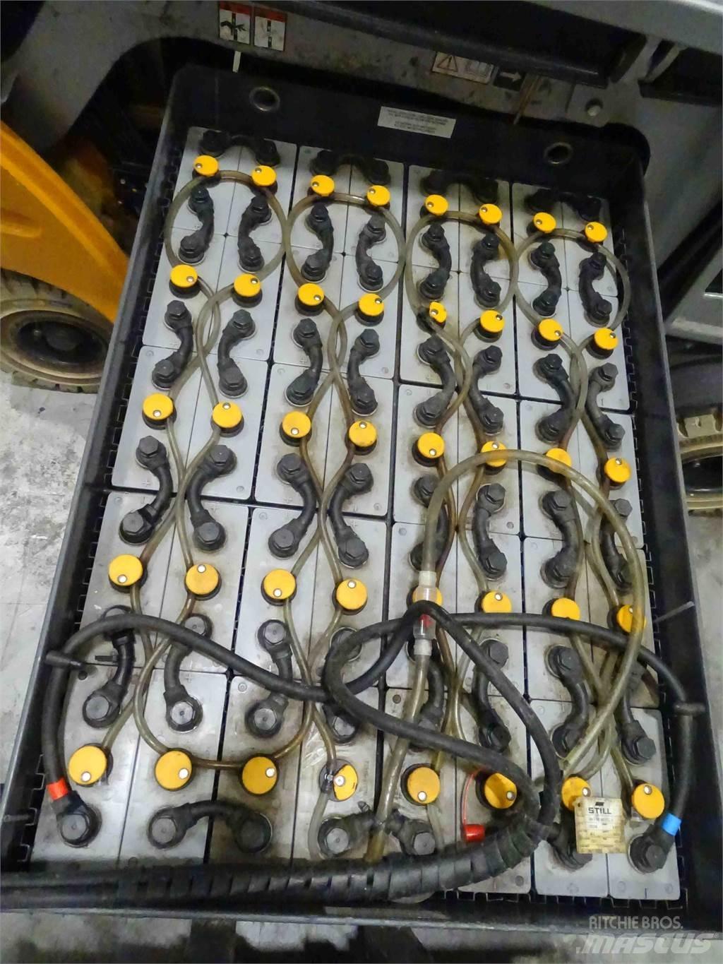 Still RX60-25 شاحنات ذات رافعات شوكية تعمل بالكهرباء