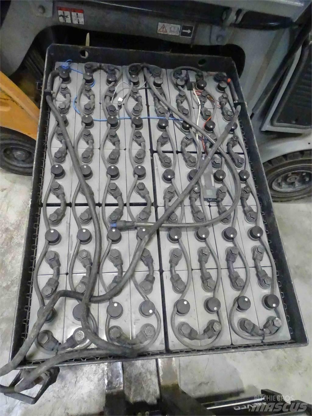 Still RX60-25 شاحنات ذات رافعات شوكية تعمل بالكهرباء