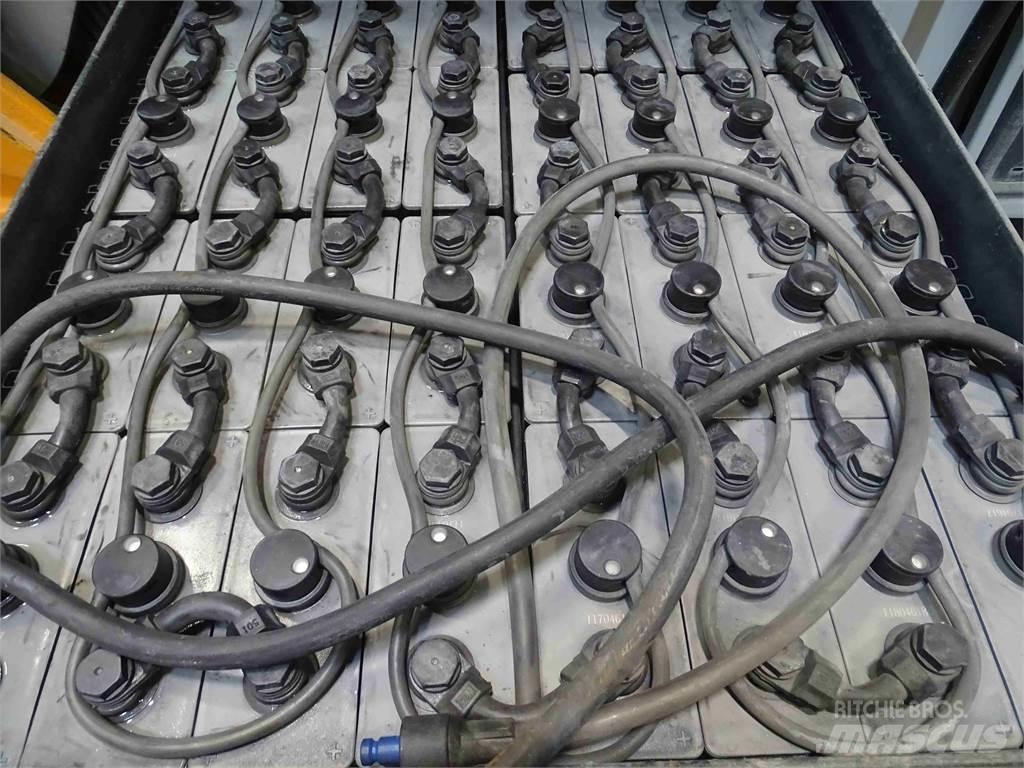 Still RX60-25 شاحنات ذات رافعات شوكية تعمل بالكهرباء