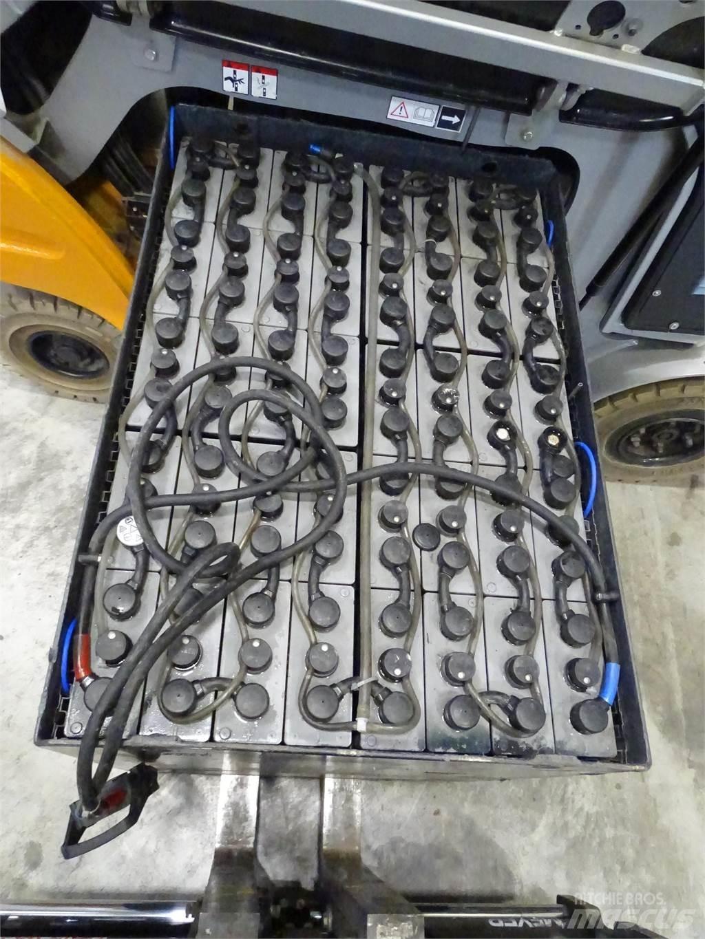 Still RX60-25 شاحنات ذات رافعات شوكية تعمل بالكهرباء