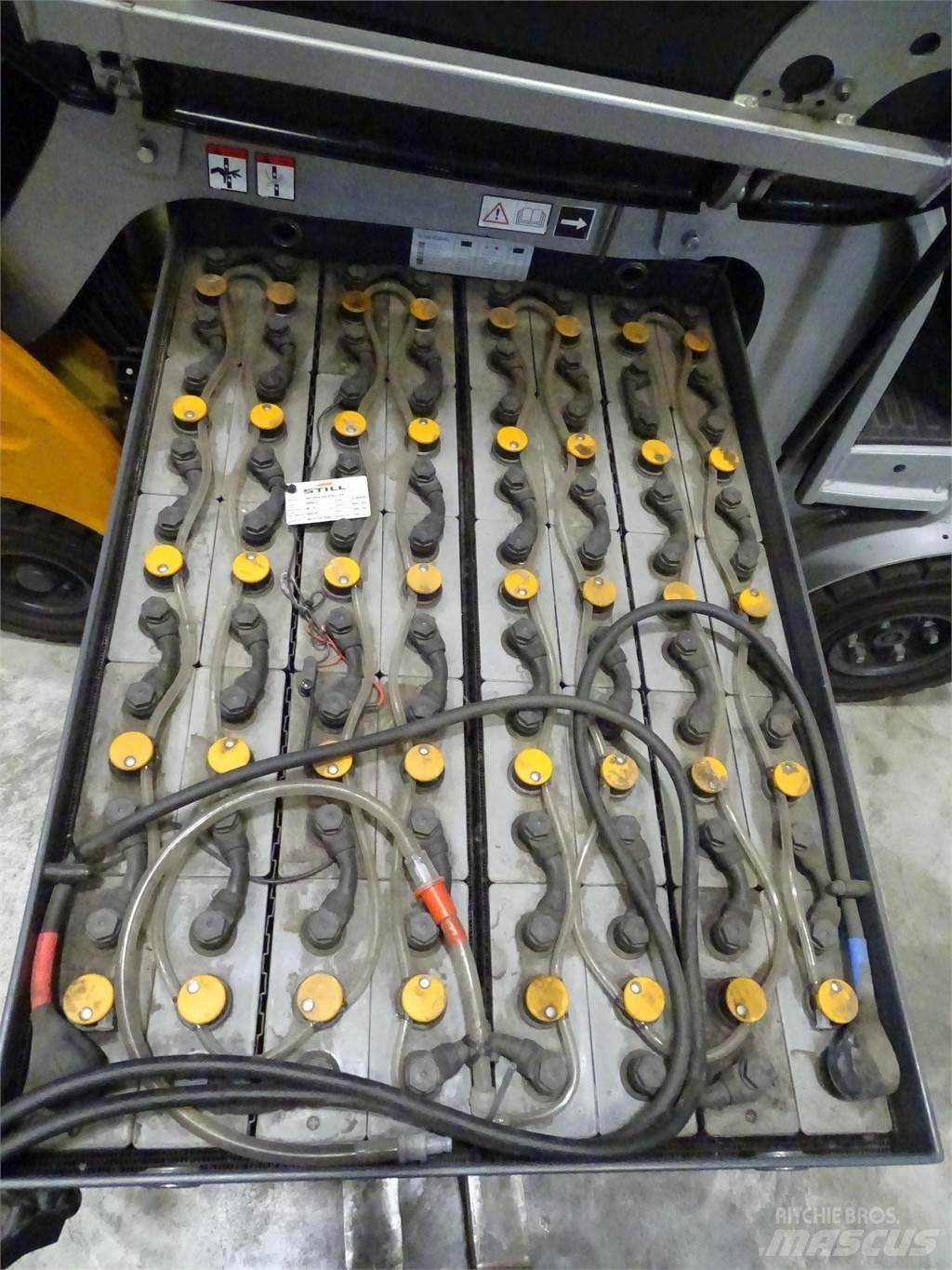 Still RX60-25 شاحنات ذات رافعات شوكية تعمل بالكهرباء