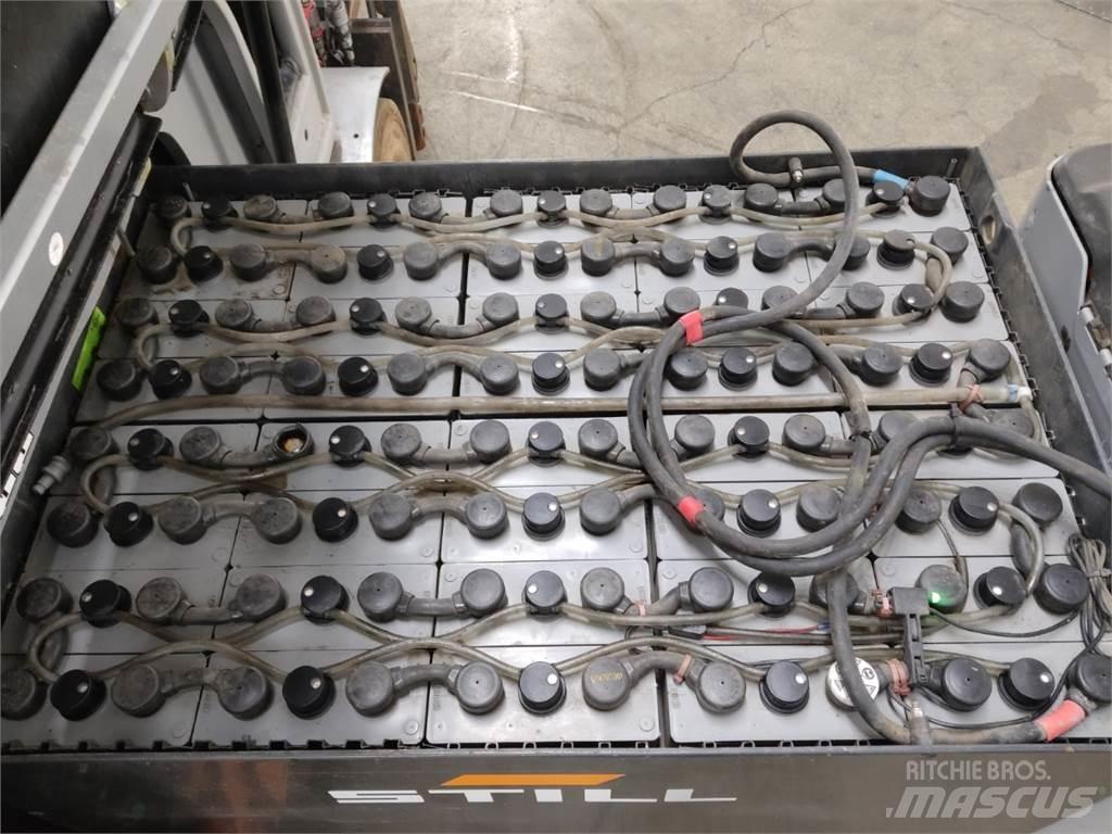 Still RX60-25 شاحنات ذات رافعات شوكية تعمل بالكهرباء