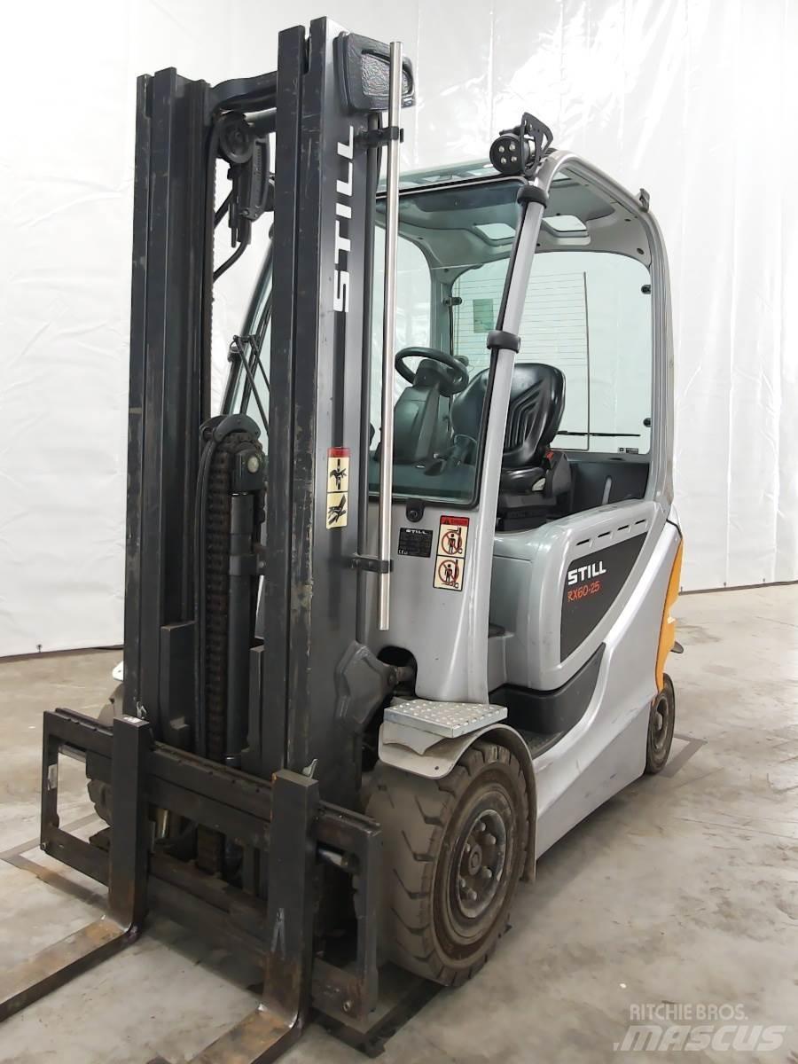 Still RX60-25 شاحنات ذات رافعات شوكية تعمل بالكهرباء