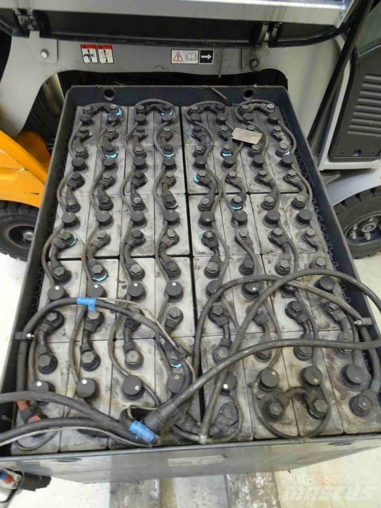Still RX60-25/600 شاحنات ذات رافعات شوكية تعمل بالكهرباء