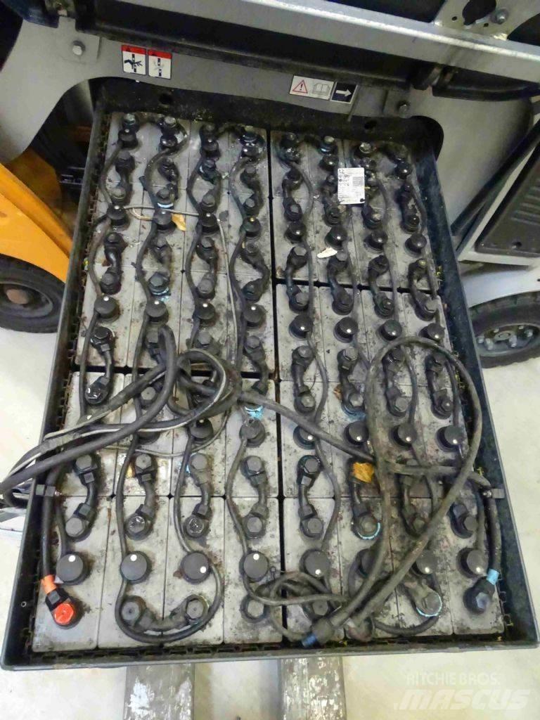 Still RX60-25/600 شاحنات ذات رافعات شوكية تعمل بالكهرباء
