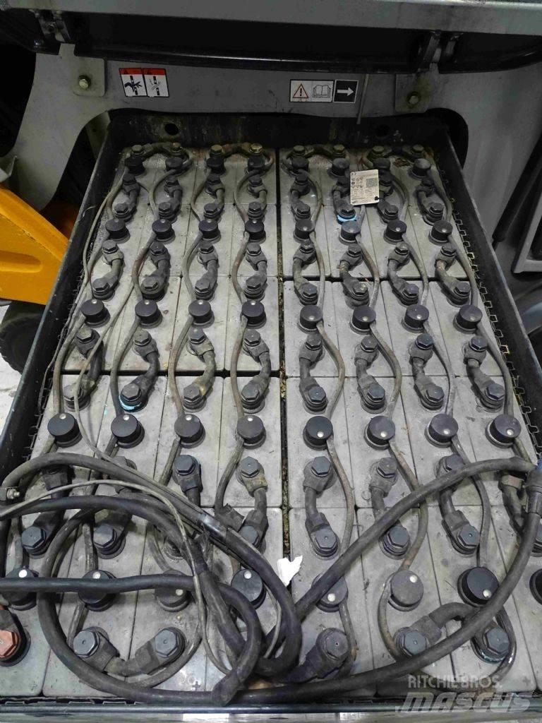 Still RX60-25/600 شاحنات ذات رافعات شوكية تعمل بالكهرباء