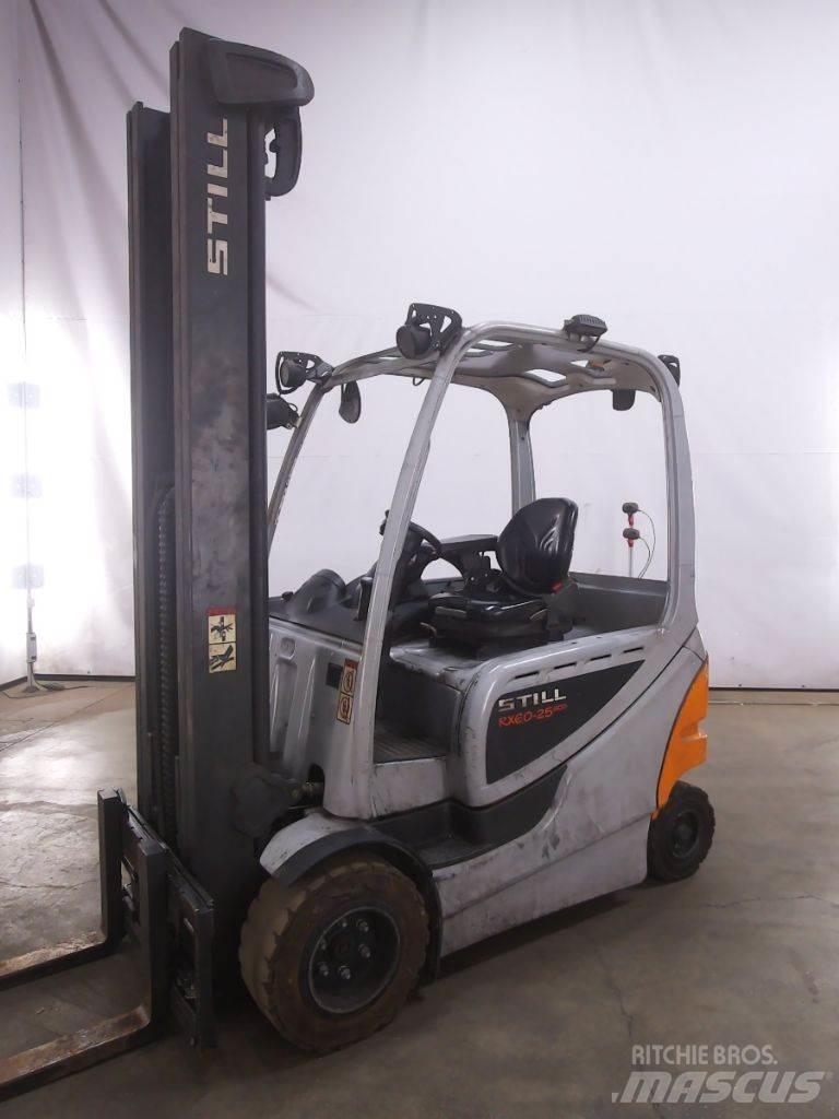 Still RX60-25/600 شاحنات ذات رافعات شوكية تعمل بالكهرباء