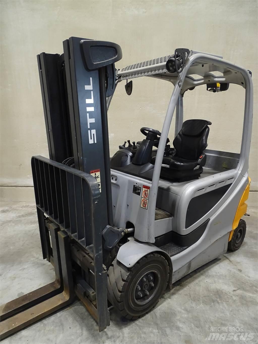 Still RX60-30 شاحنات ذات رافعات شوكية تعمل بالكهرباء