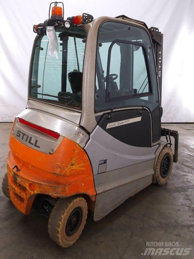 Still RX60-30L شاحنات ذات رافعات شوكية تعمل بالكهرباء