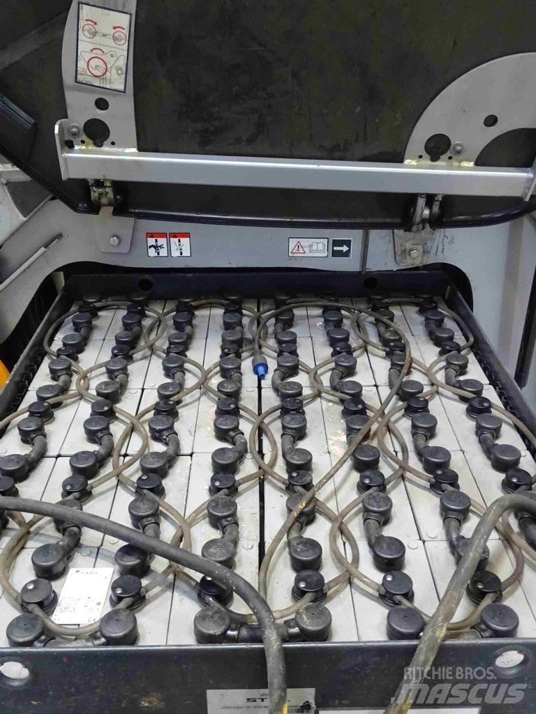Still RX60-30L شاحنات ذات رافعات شوكية تعمل بالكهرباء