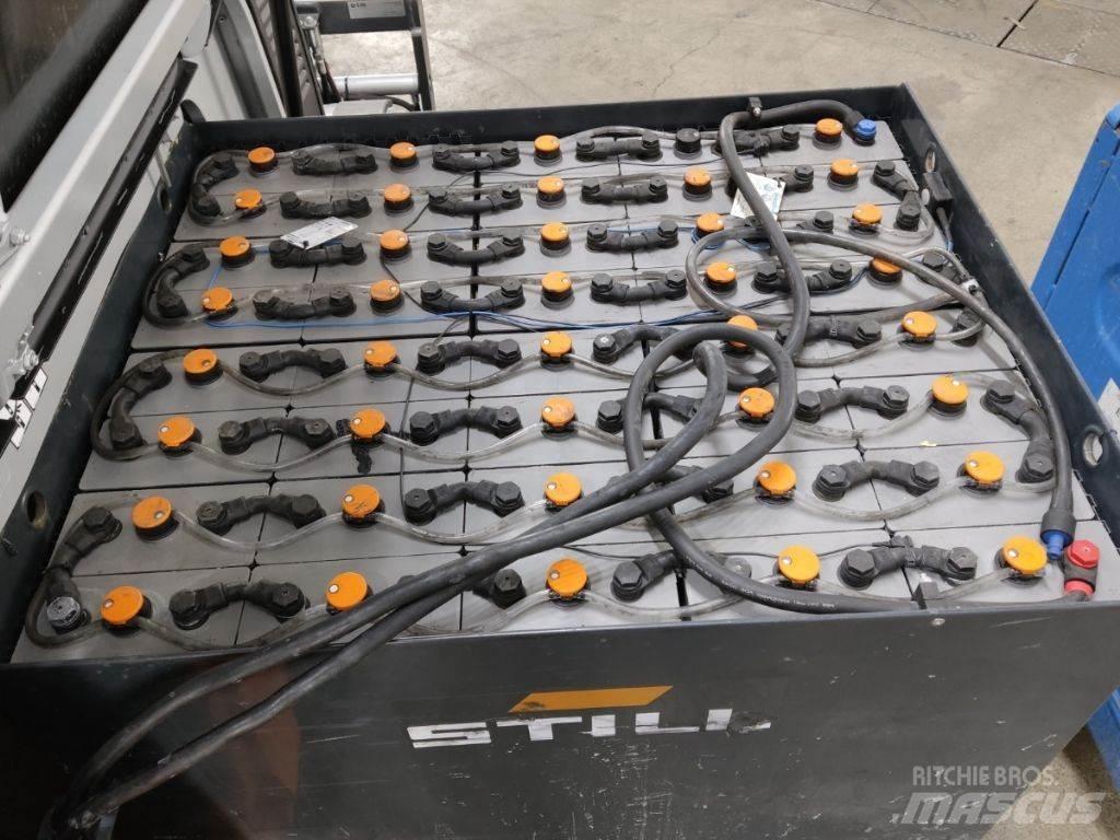 Still RX60-30L شاحنات ذات رافعات شوكية تعمل بالكهرباء