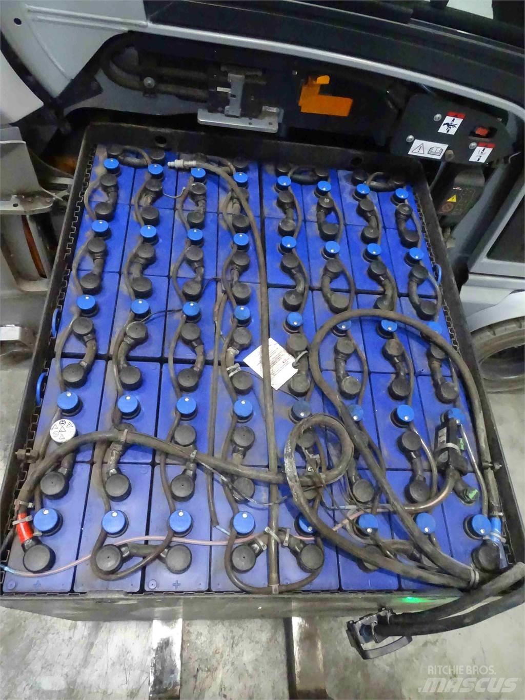 Still RX60-30L شاحنات ذات رافعات شوكية تعمل بالكهرباء