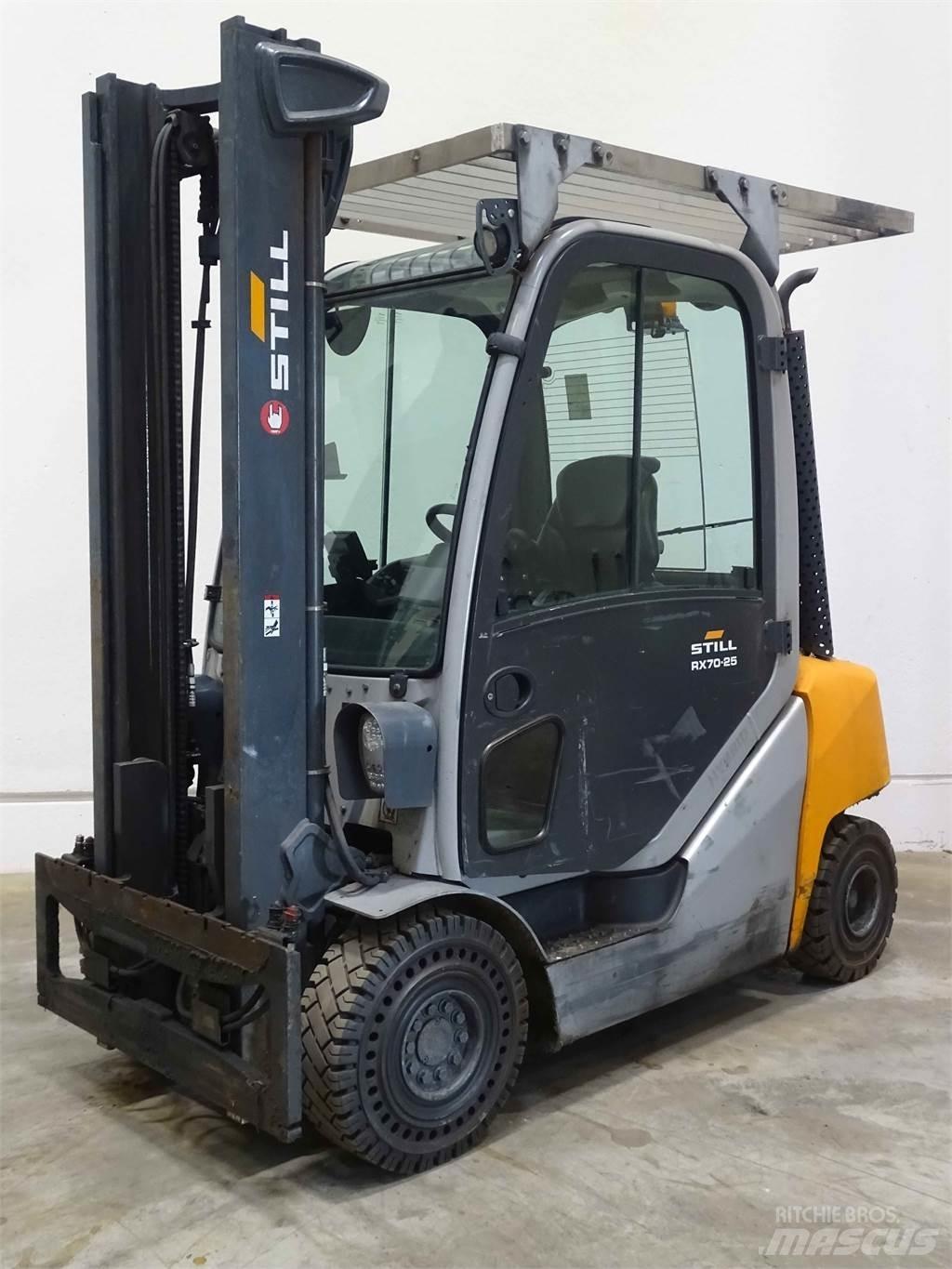 Still RX70-25 شاحنات الديزل