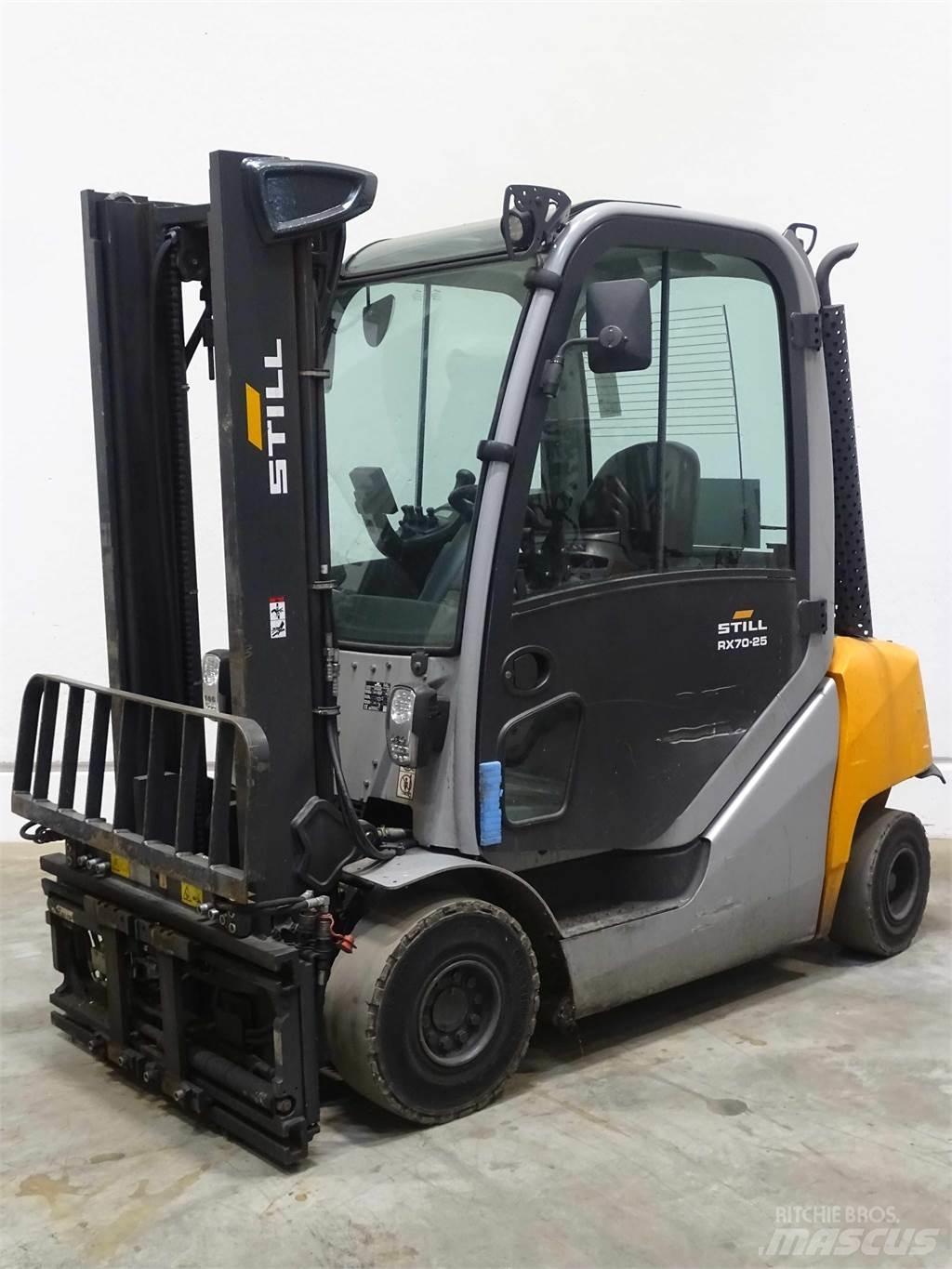 Still RX70-25 شاحنات الديزل