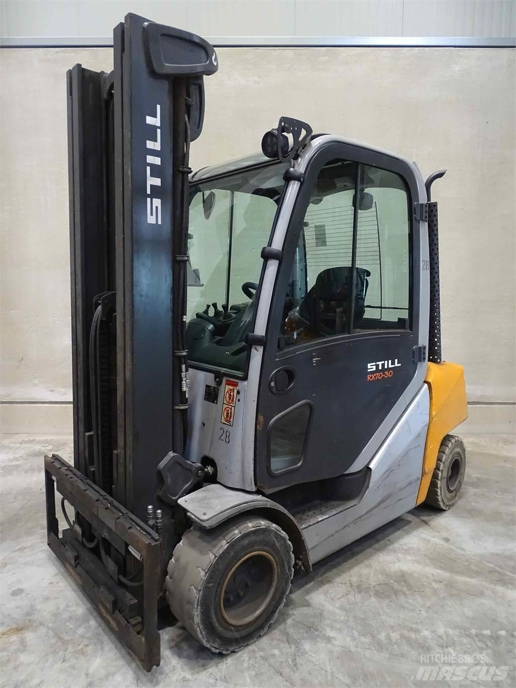 Still RX70-30 شاحنات الديزل