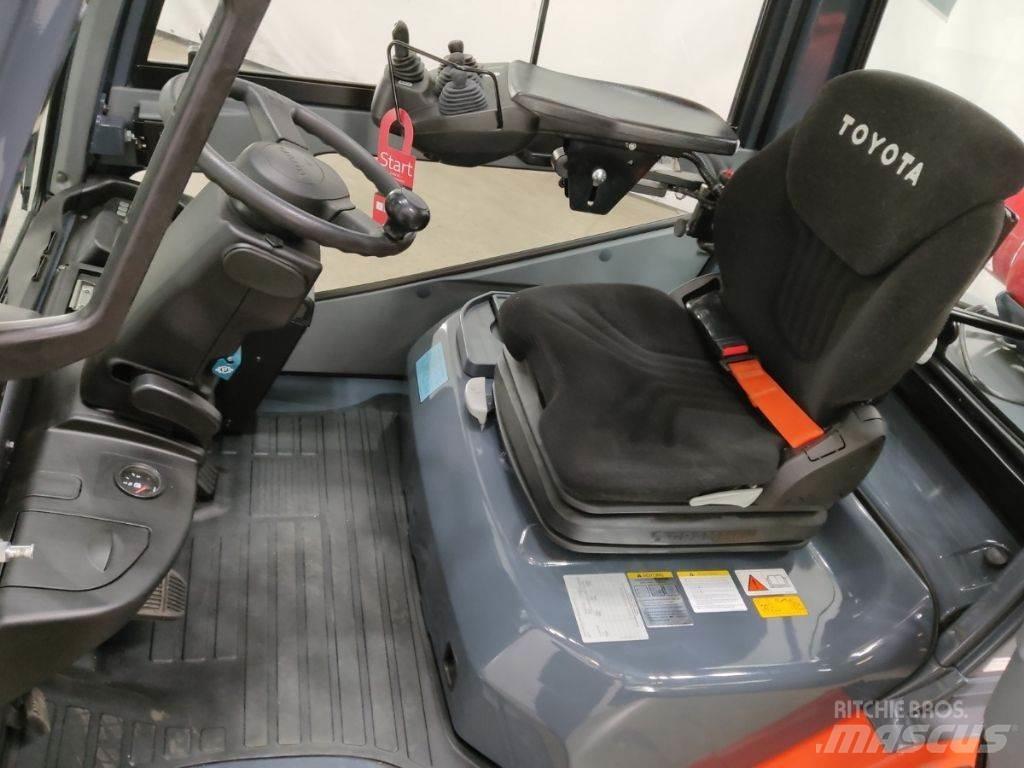 Toyota 02-8FGF30 شاحنات LPG