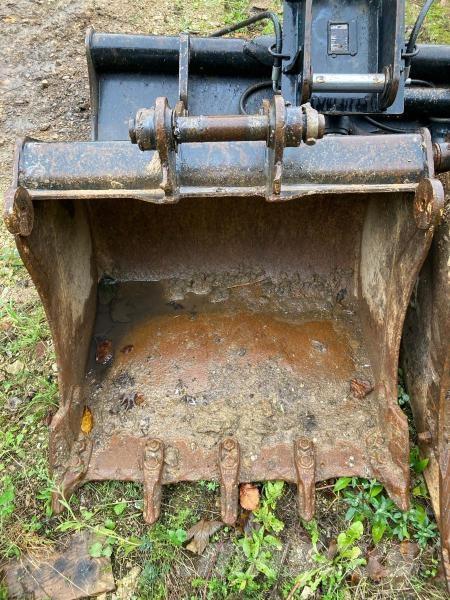 JCB 85Z-2 حفارات زحافة