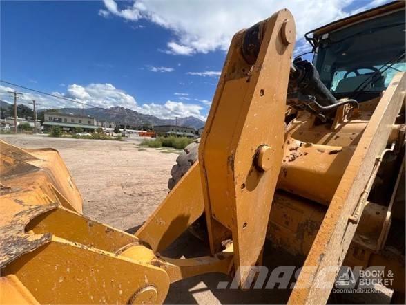 CAT 950K لوادر بعجل