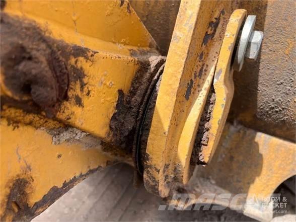 CAT 950K لوادر بعجل