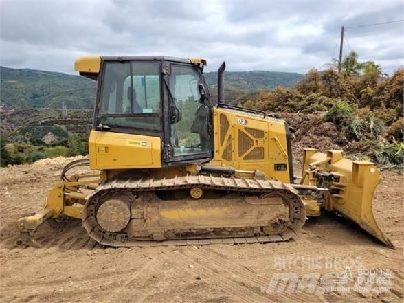 CAT D3 بلدوزرات مجنزرة
