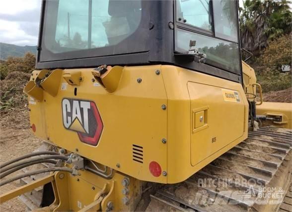 CAT D3 بلدوزرات مجنزرة