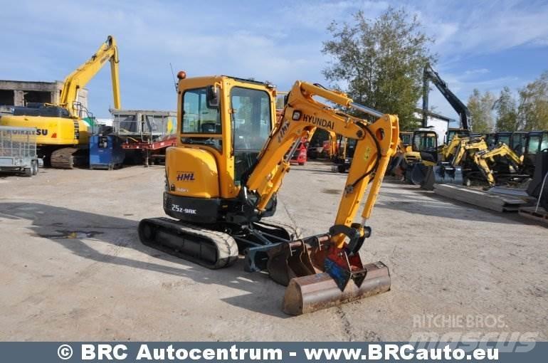 Hyundai R25Z-9AK حفارات صغيرة أقل من 7 طن (حفارات صغيرة)