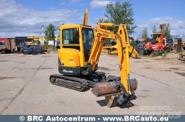 Hyundai R25Z-9AK حفارات صغيرة أقل من 7 طن (حفارات صغيرة)